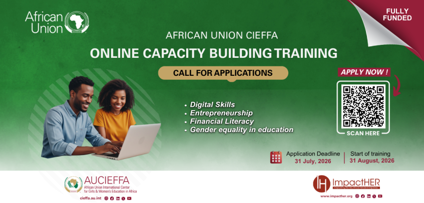 Jeunes Africaines suivant une formation AU CIEFFA ImpactHER sur les compétences numériques et l'entrepreneuriat.